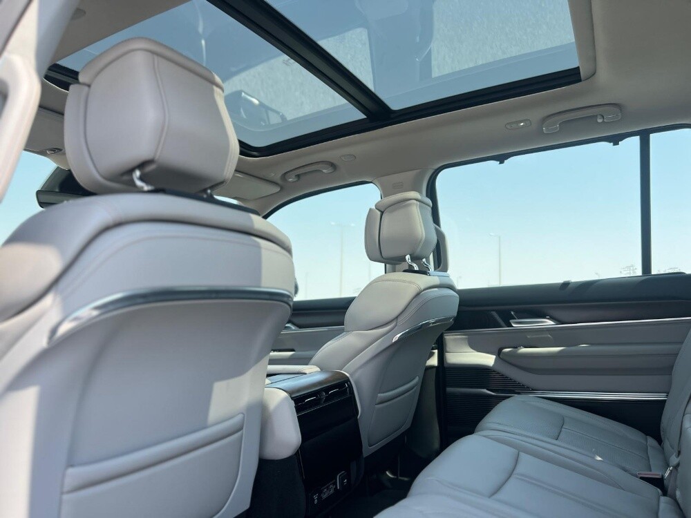 Jeep Grand Wagoneer 2023 - 7