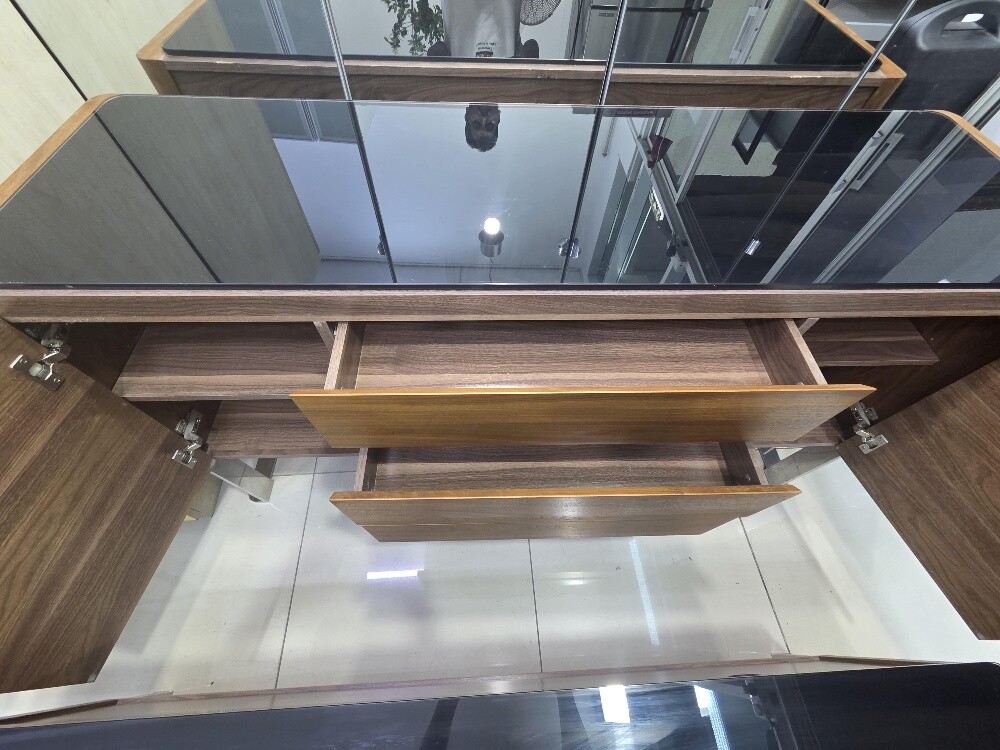 TV stand consultant for sale good - 6