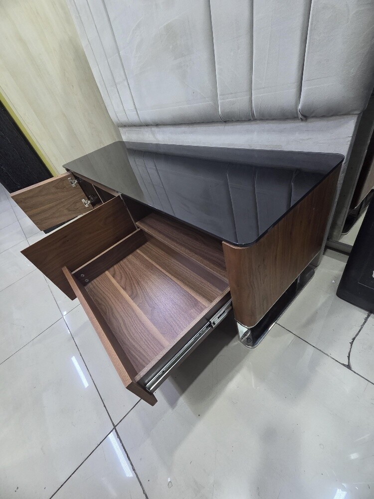 TV stand consultant for sale good - 1