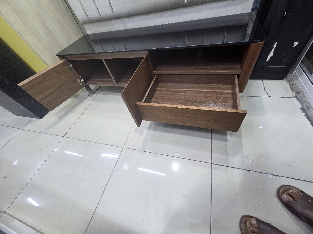 TV stand consultant for sale good - 2