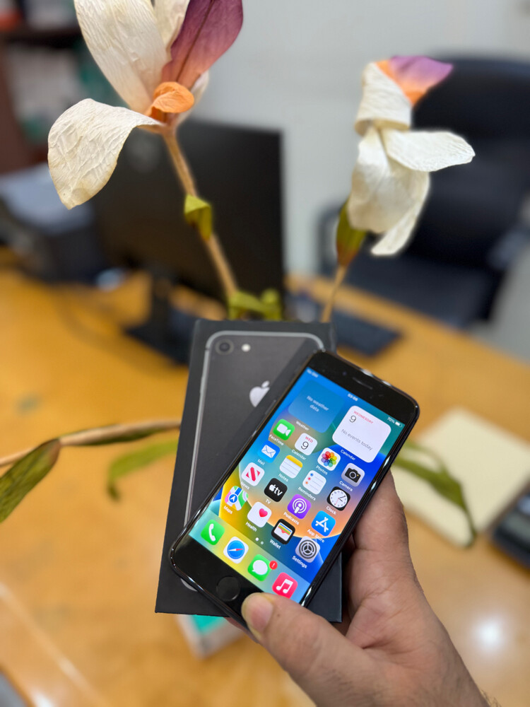 I phone 8 USA orignal with warranty - 5
