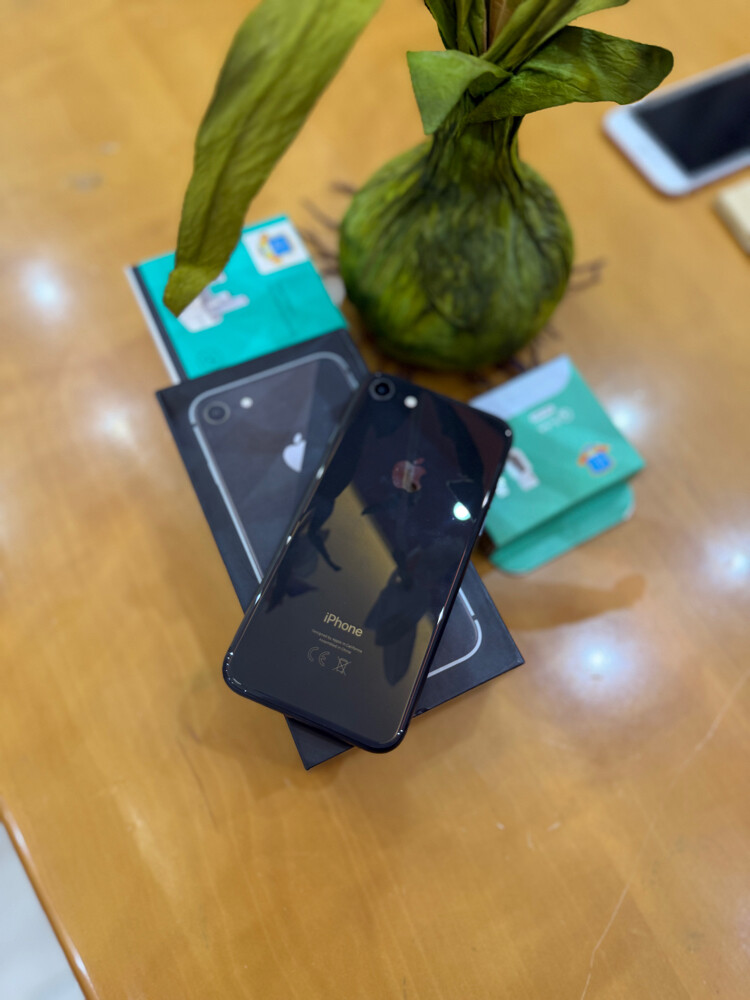 I phone 8 USA orignal with warranty - 3