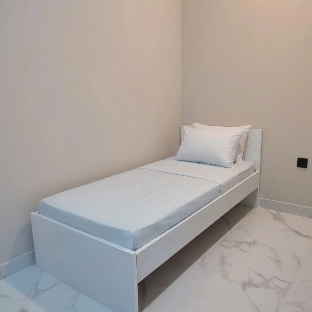 Single Bed or mattress available - 8