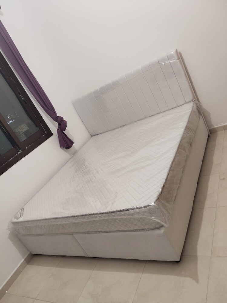 Bed or mattress available - 6