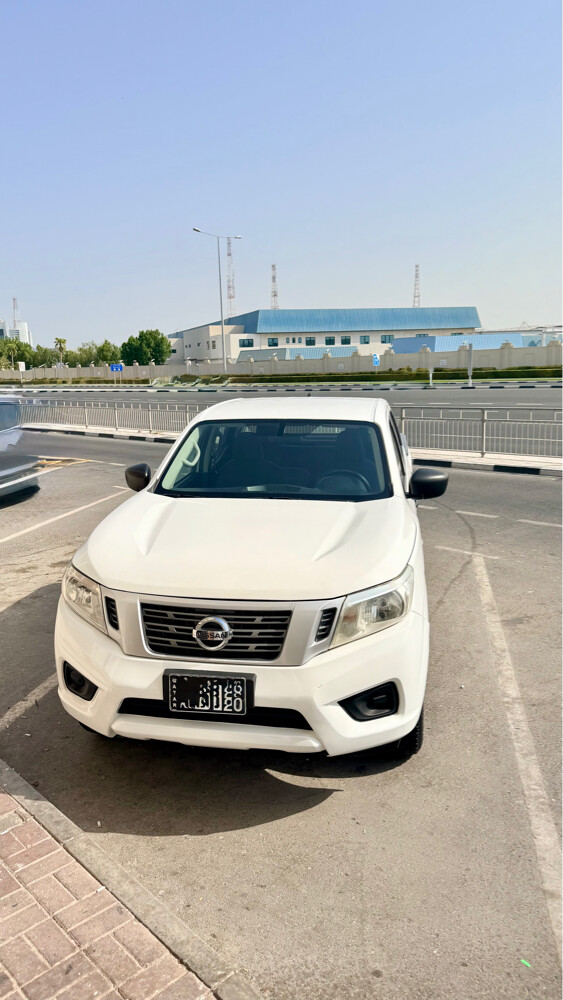 Nissan Navara 2019 perfect conditio - 3