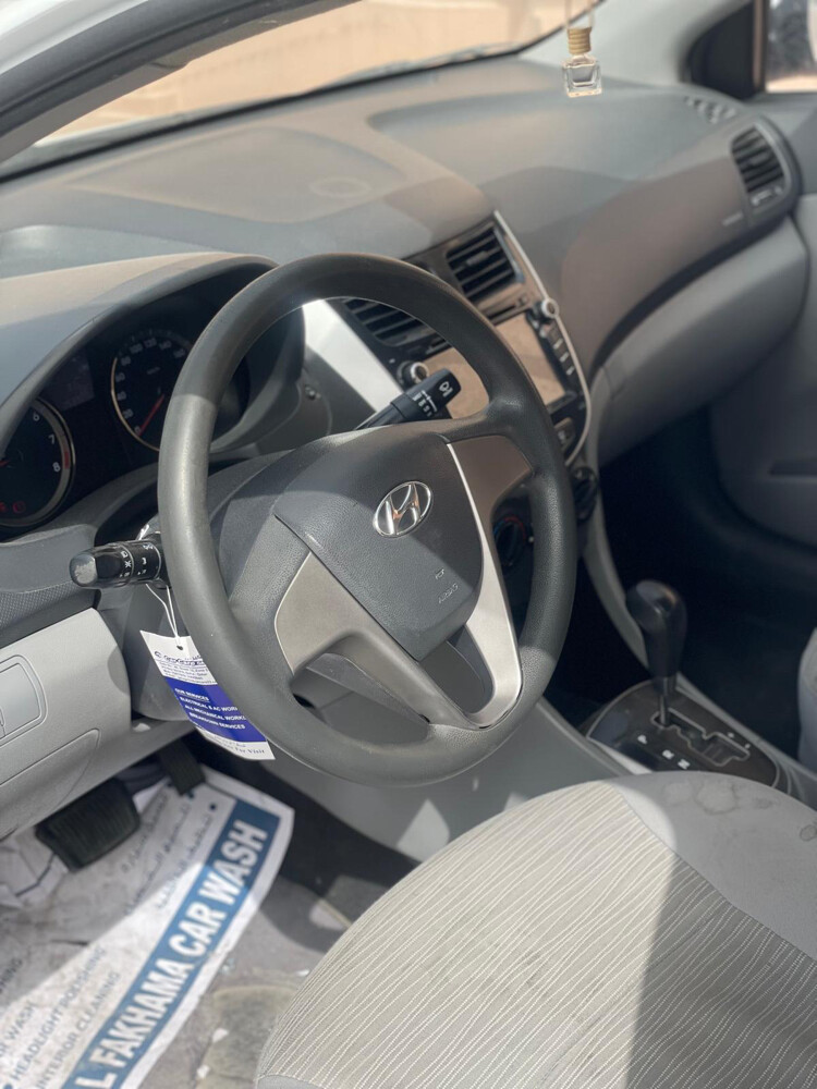 Hyundai accent for sale  - 4