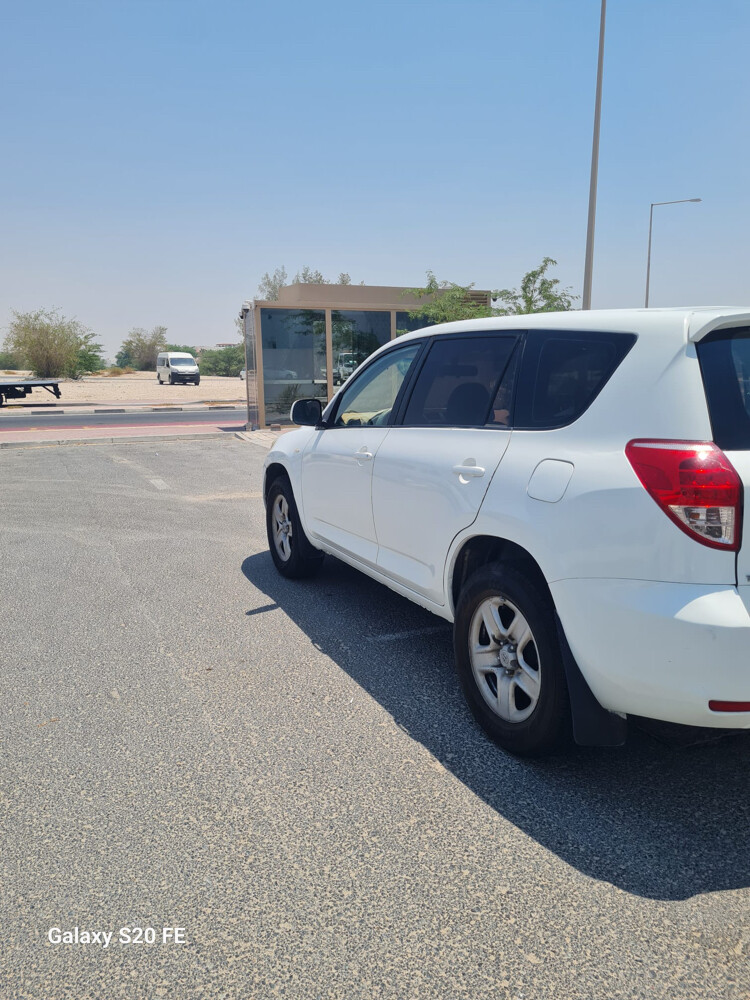 Toyota RAV4 - 8