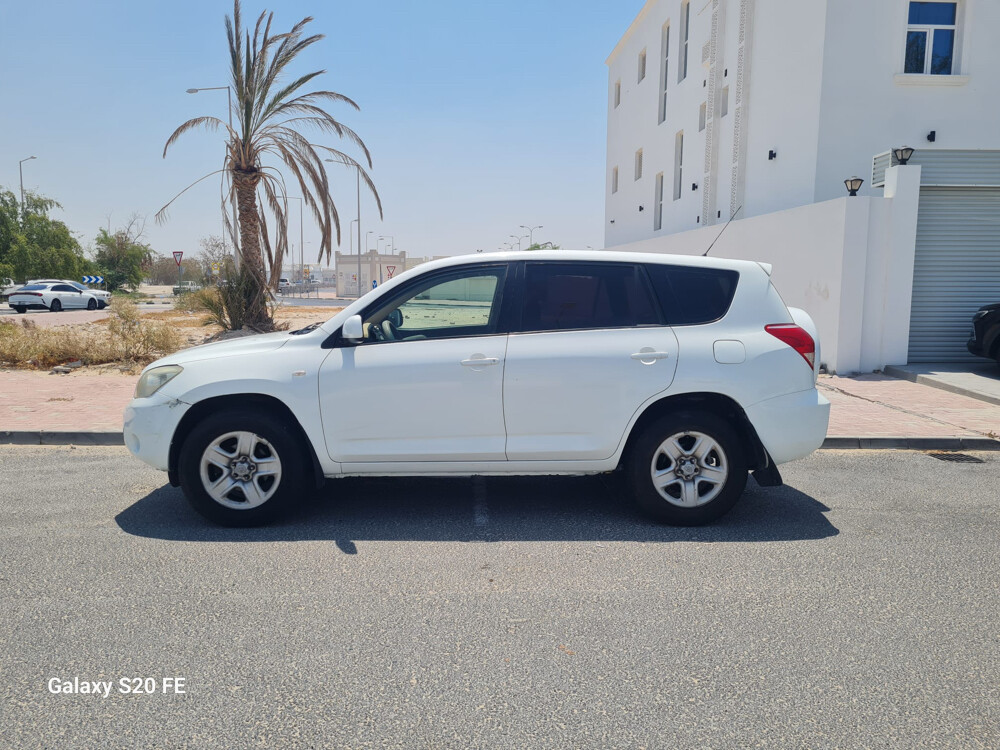 Toyota RAV4 - 1