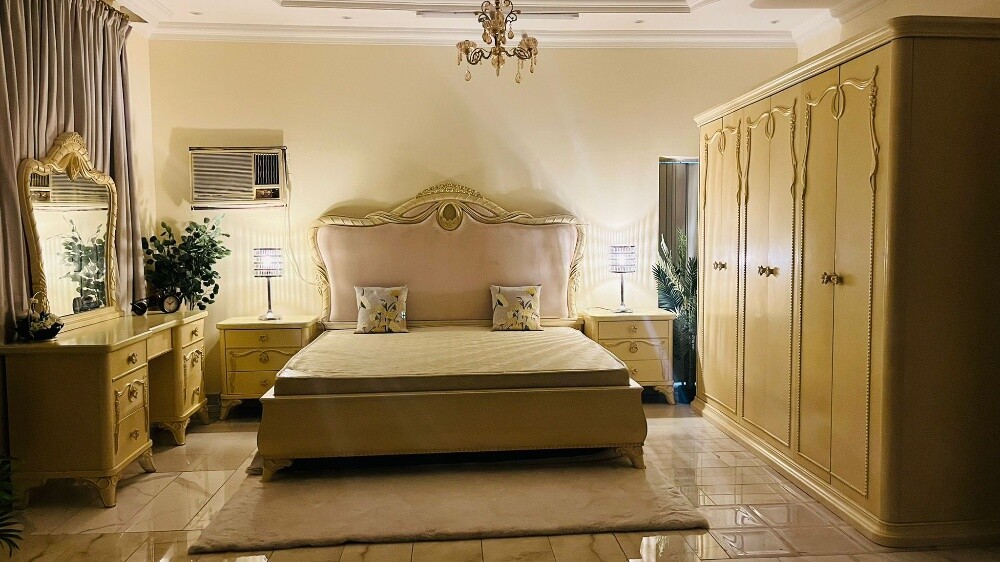nabco brand bedroom set for sell - 8