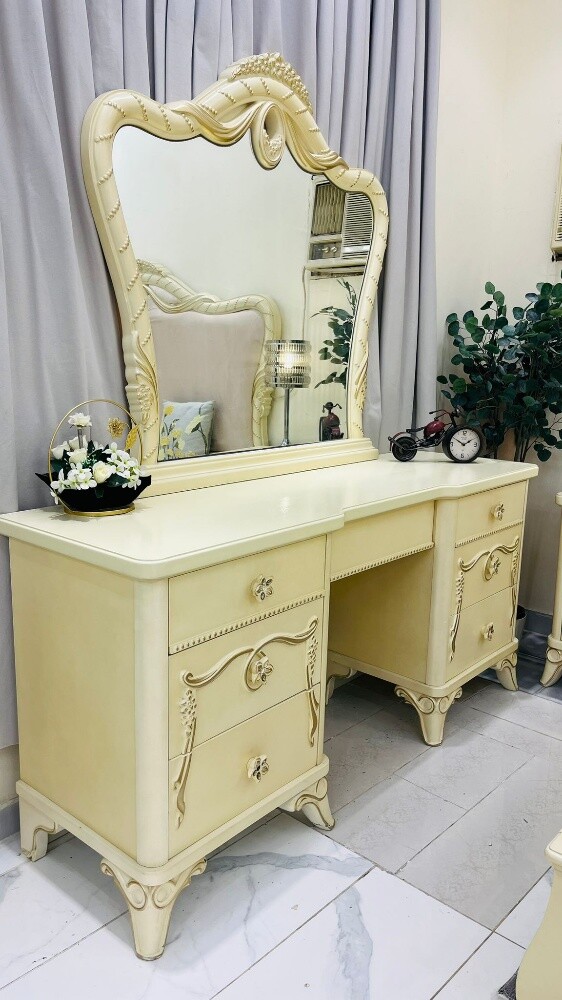 nabco brand bedroom set for sell - 4