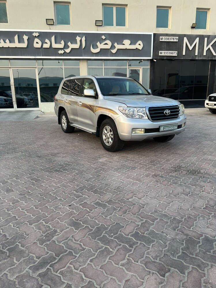 لاند كروزر جي اكس 2010 - 1