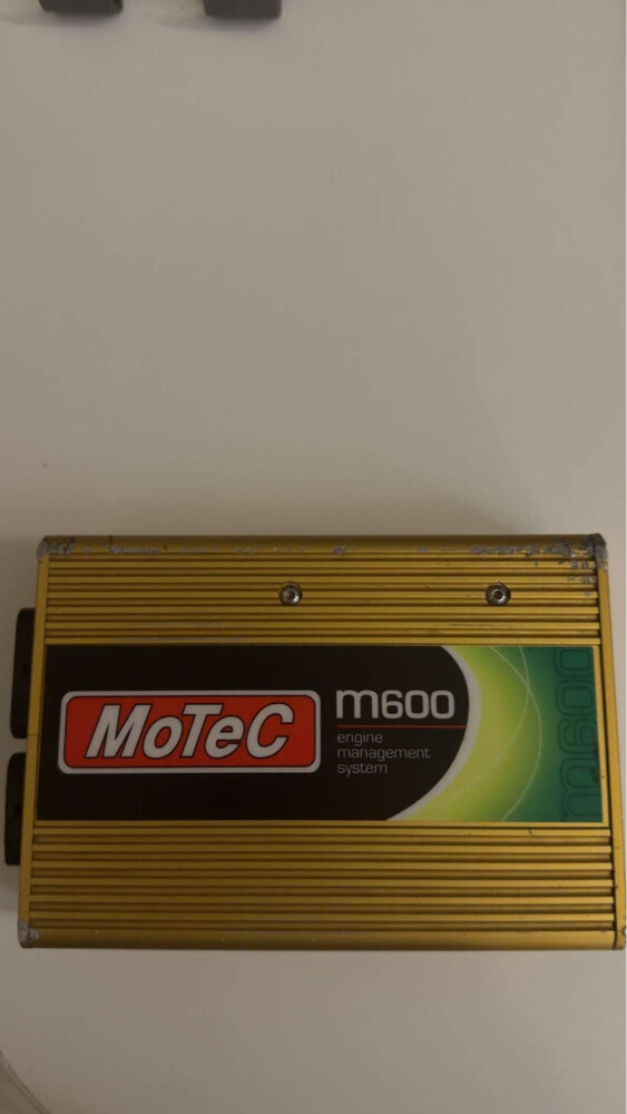 motec m600 - 1