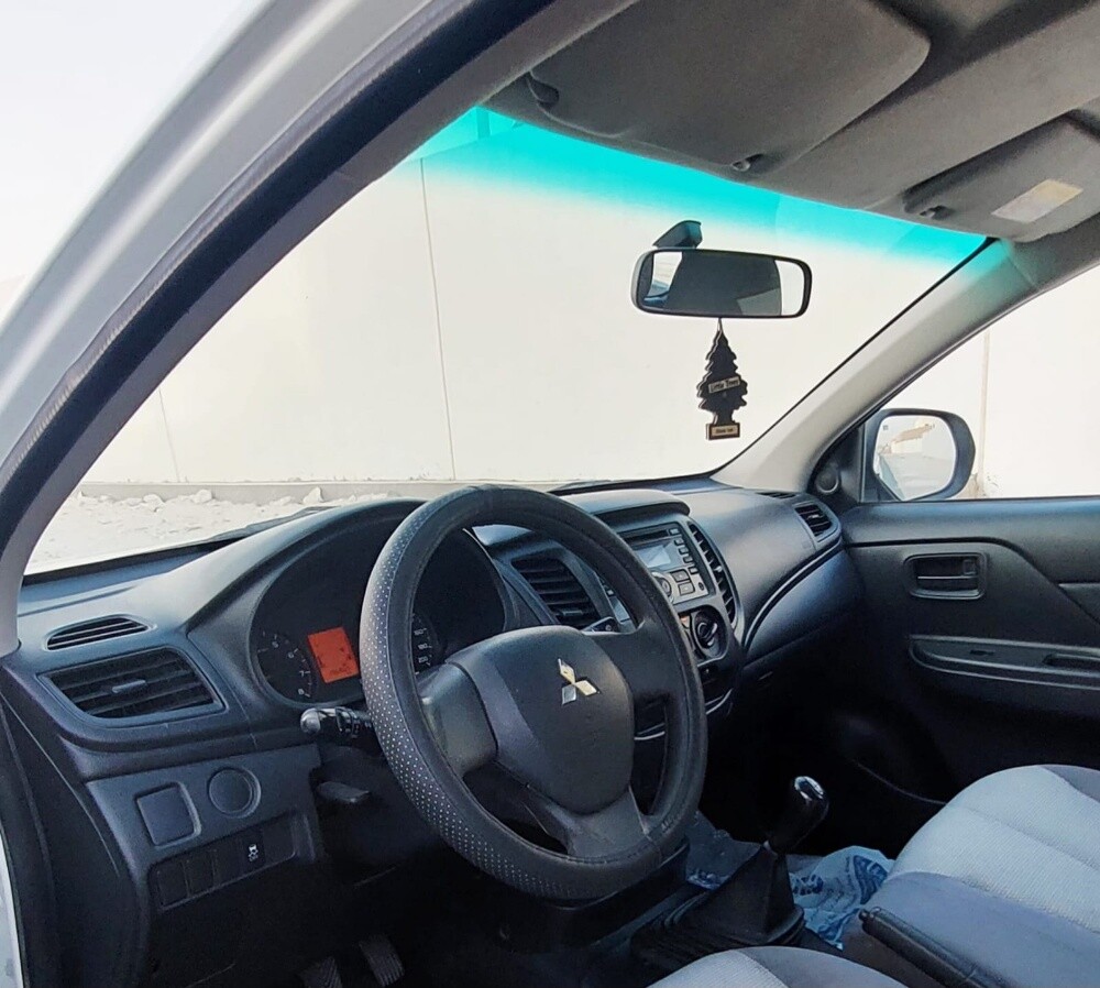 MITSUBISHI L200 - 11