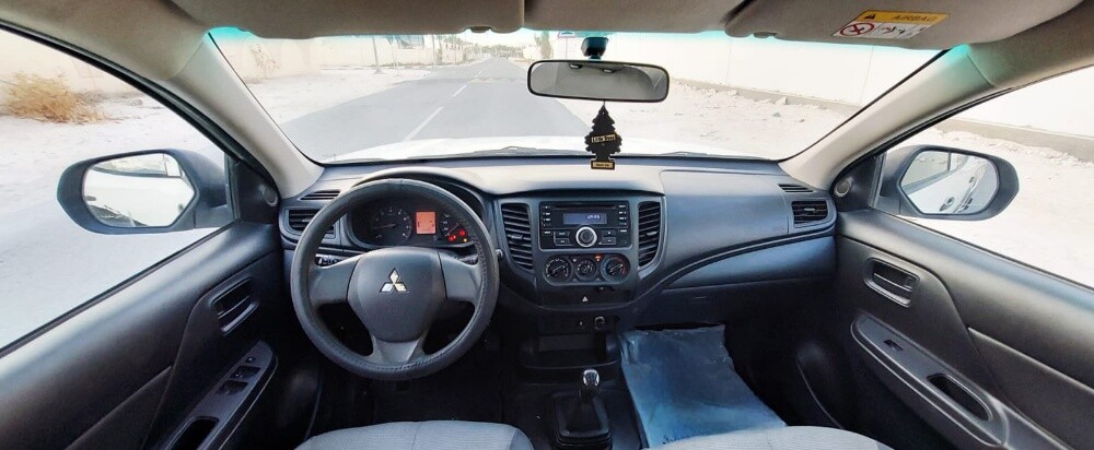 MITSUBISHI L200 - 8