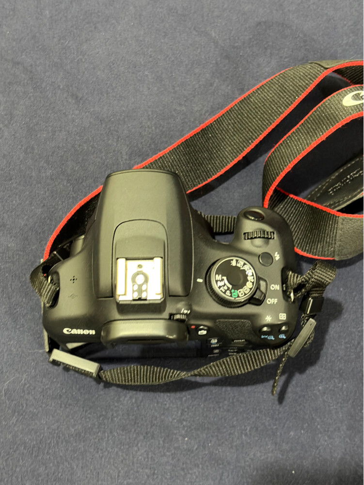Canon Rebel t5 (1200d) - 3