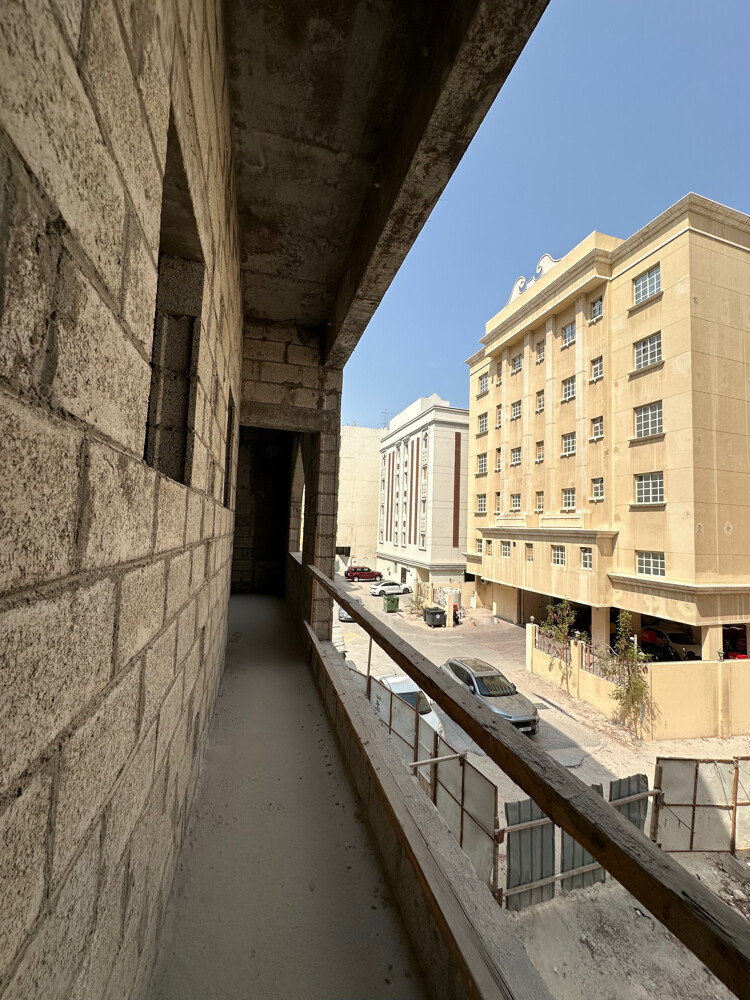 للبيع عمارة عظم السد على شارعين - 6