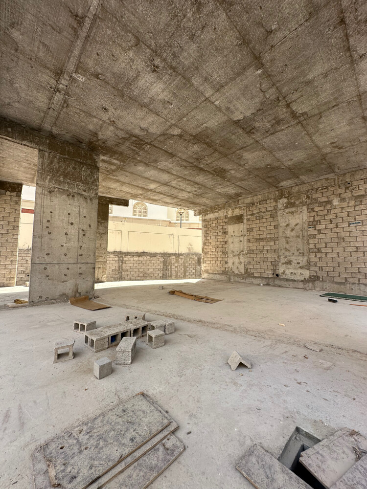 للبيع عمارة عظم السد على شارعين - 4