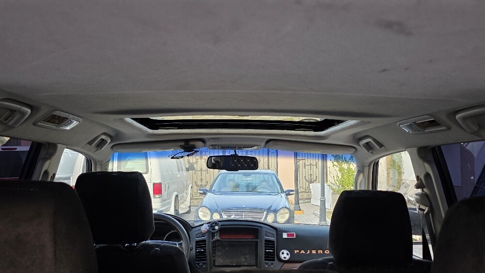 mitsubishi pajero 2009 full option - 8