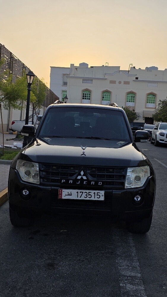mitsubishi pajero 2009 full option - 10