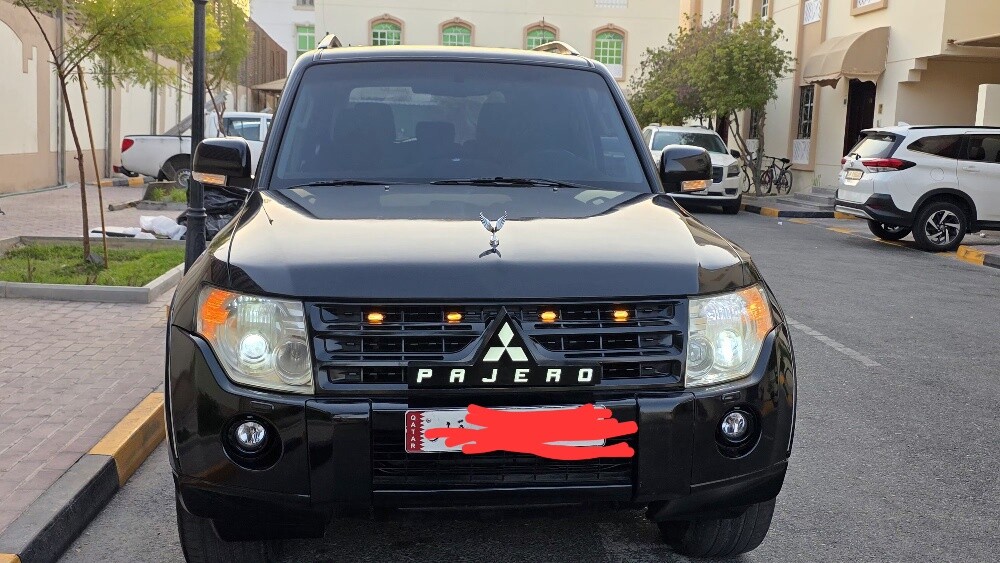 mitsubishi pajero 2009 full option - 4
