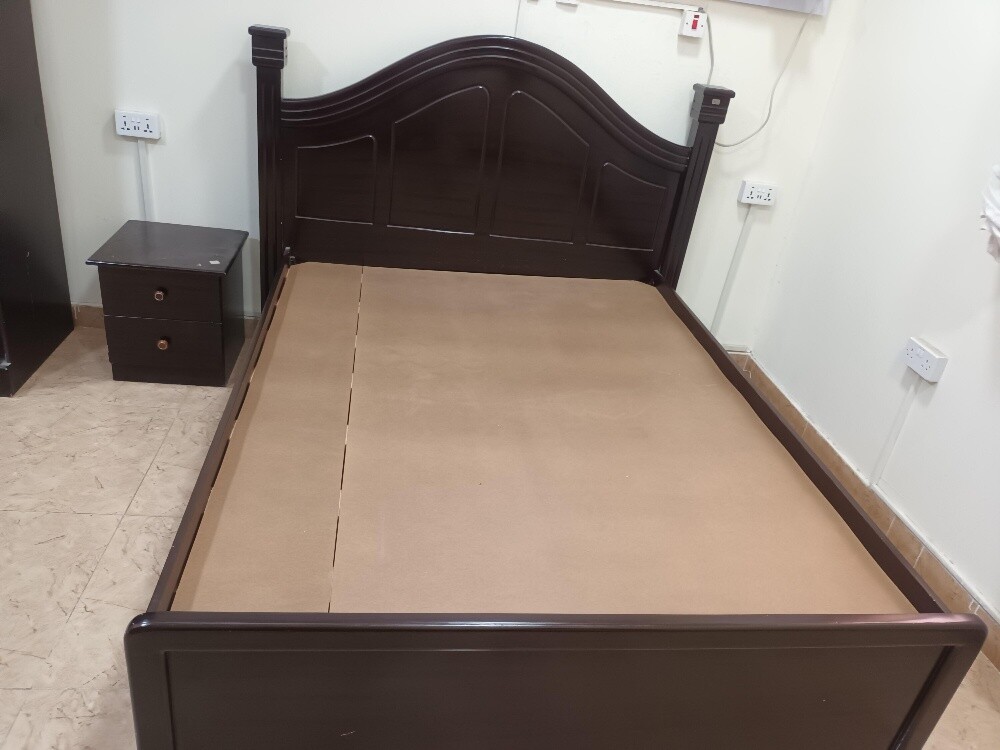 Queen size bed for sale - 3