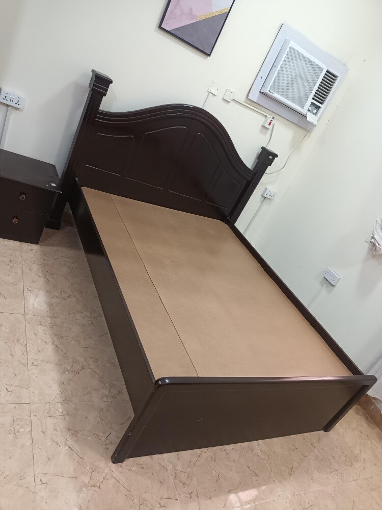 Queen size bed for sale - 4