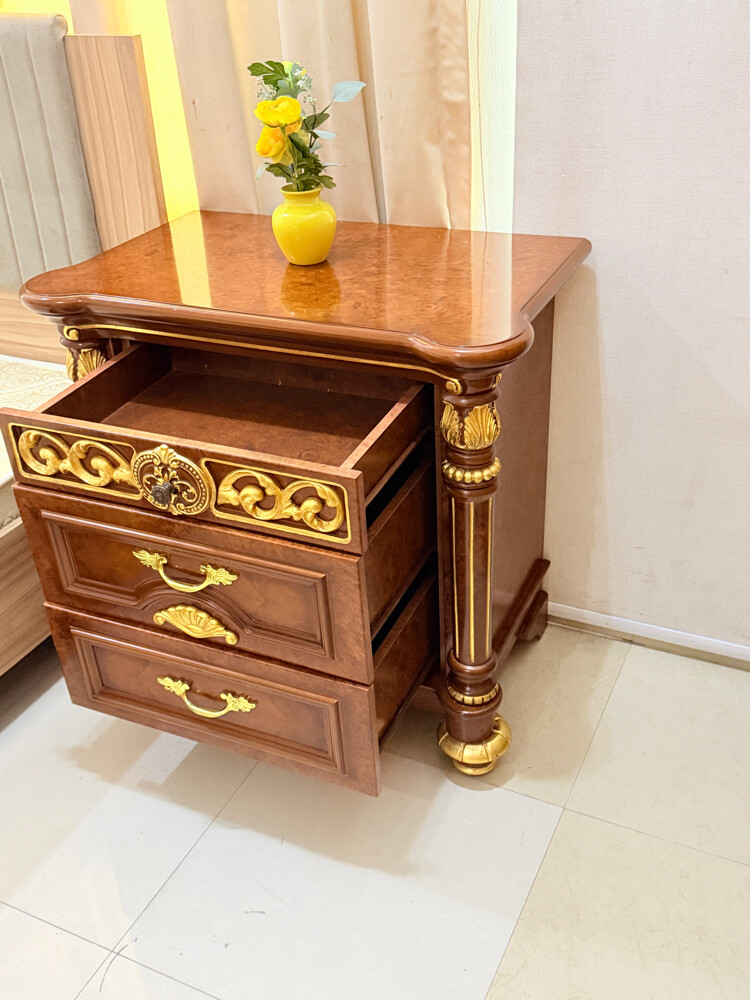 Luxury one side table for sale  - 2