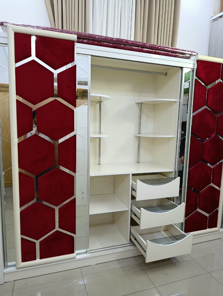 Sell Bedroom set. used good - 3