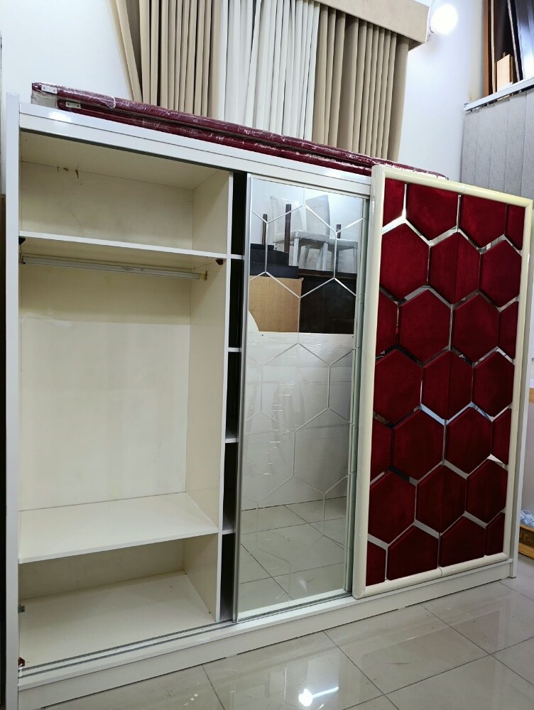 Sell Bedroom set. used good - 5