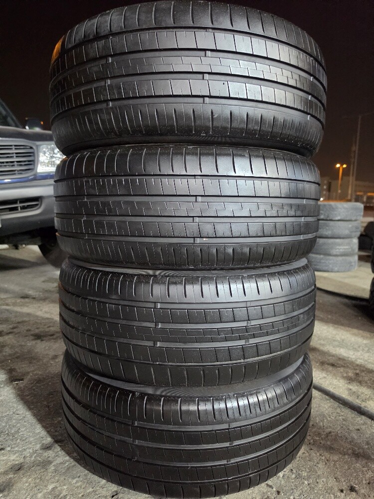 265/50/20 Dunlop Tyre Japan - 1