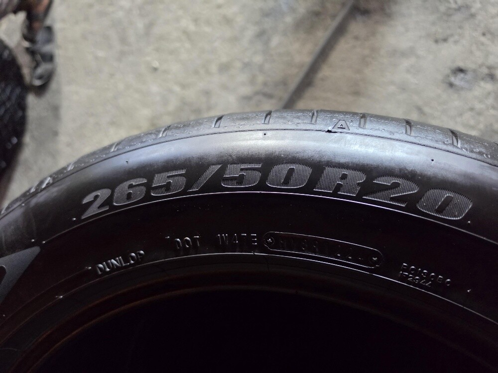 265/50/20 Dunlop Tyre Japan - 3