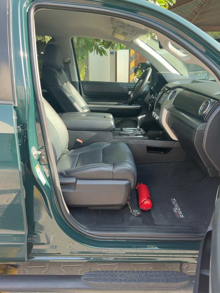 Toyota Tundra 2016 Great condition - 11