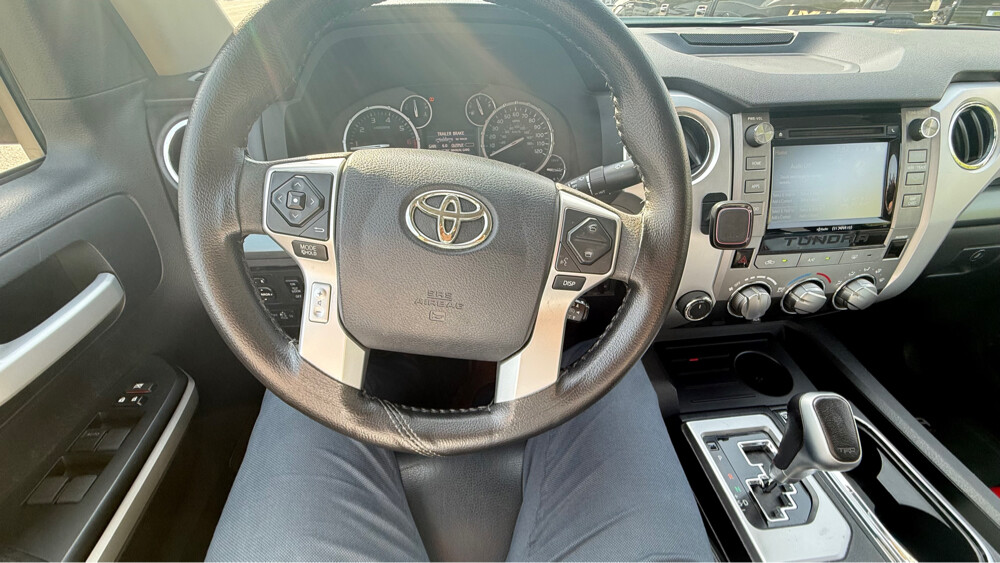 Toyota Tundra 2016 Great condition - 6
