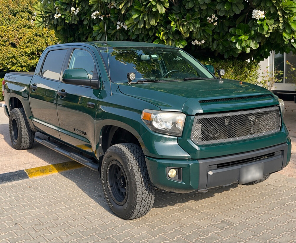Toyota Tundra 2016 Great condition - 1