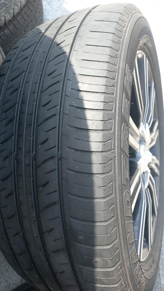 lexus original 21" Rim - 2