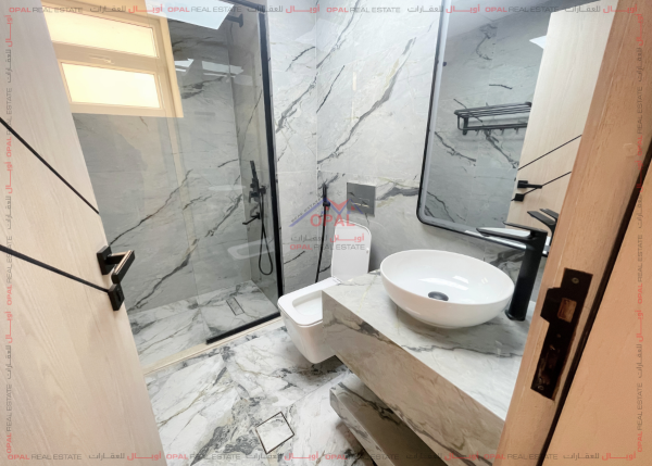 Apartment in Madinat Khalifa - 3