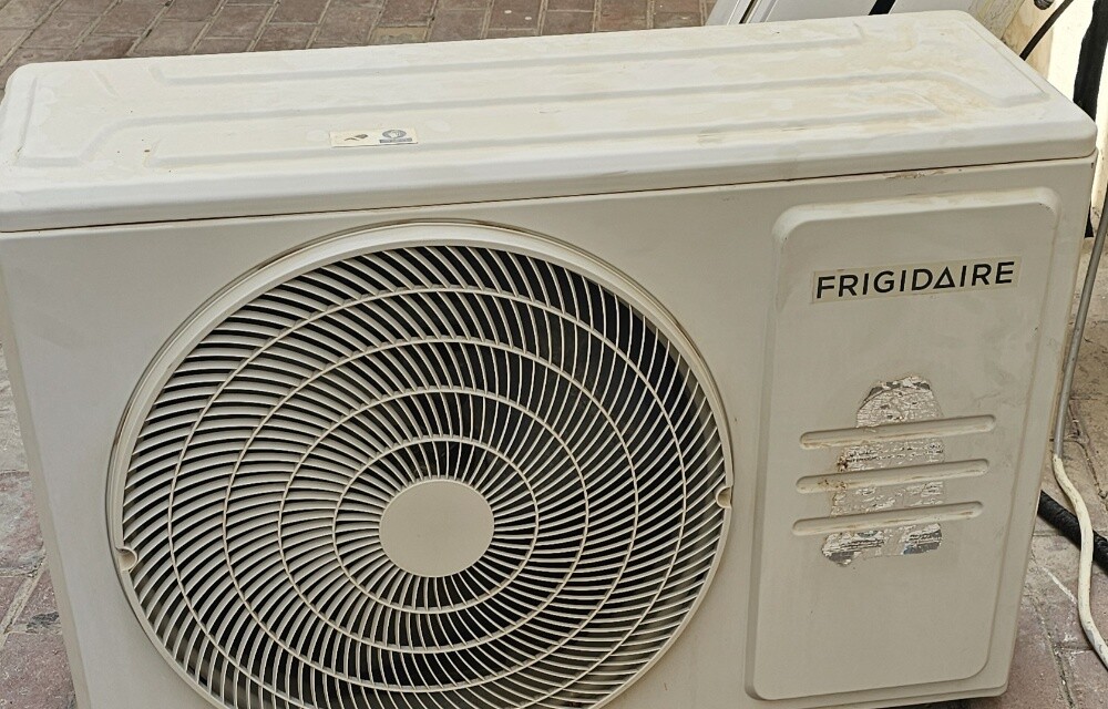 Frigidaire brand Ac 1.5 ton - 3