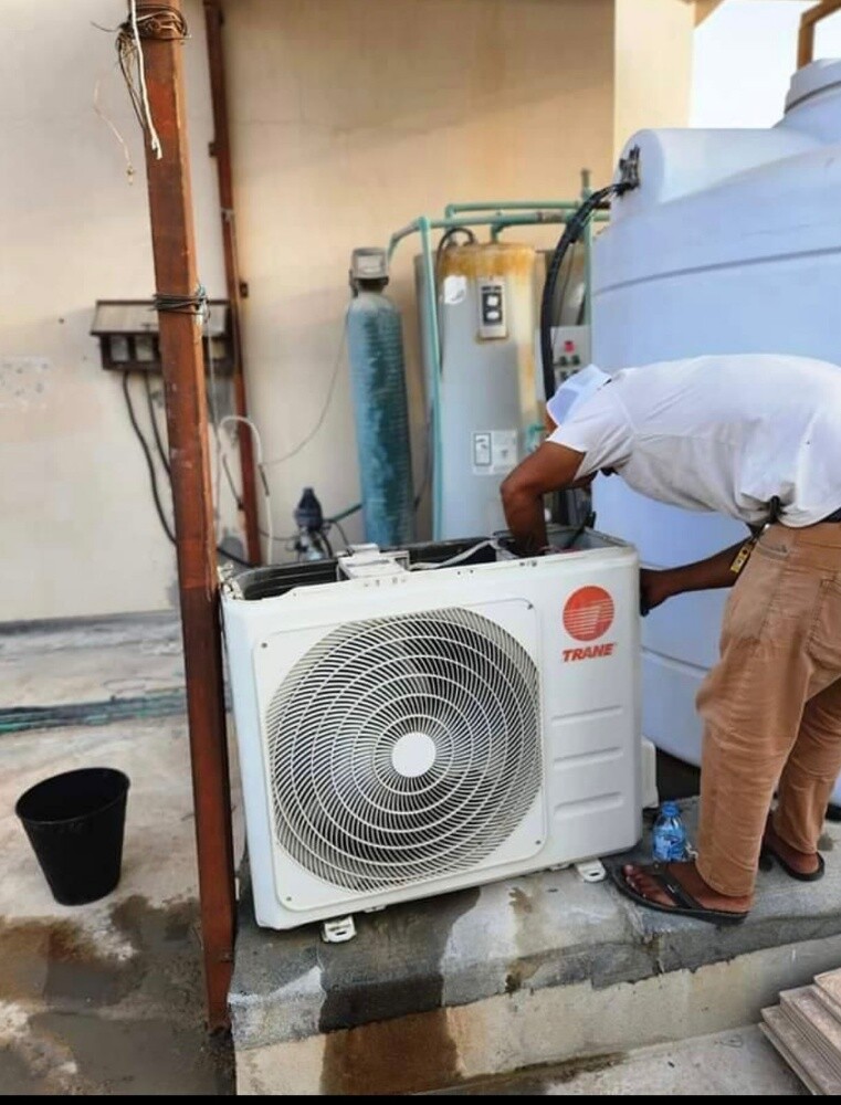 Selling buying split window AC - 27