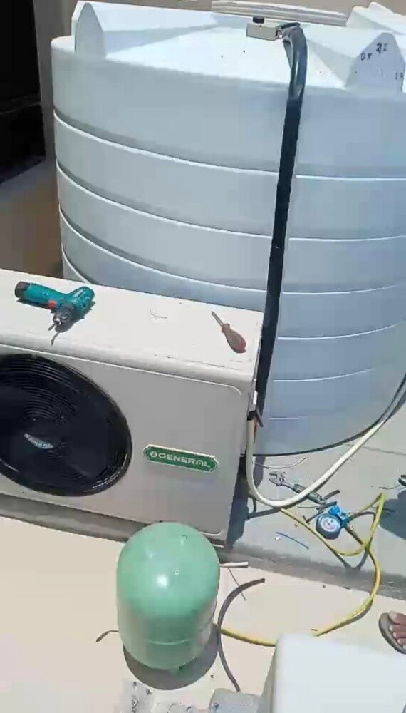 Selling buying split window AC - 28