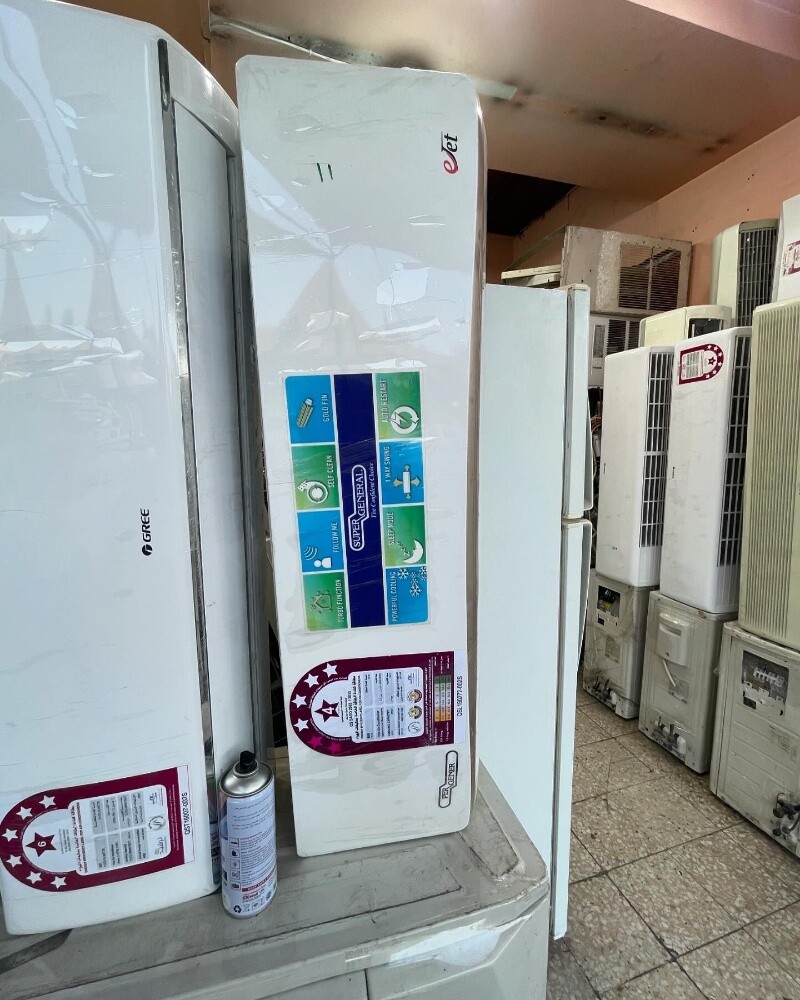 Selling buying split window AC - 8