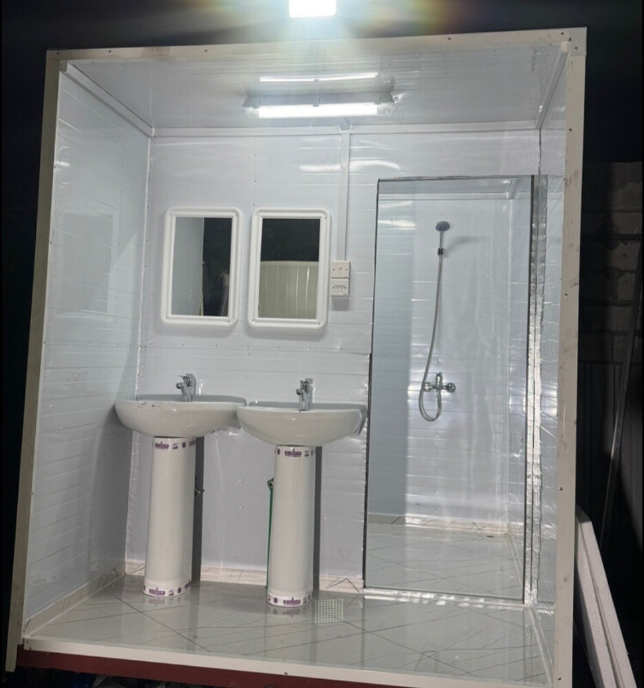 cabin toilet kitchen - 4
