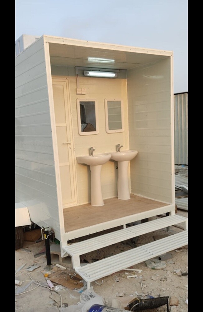 cabin toilet kitchen - 3