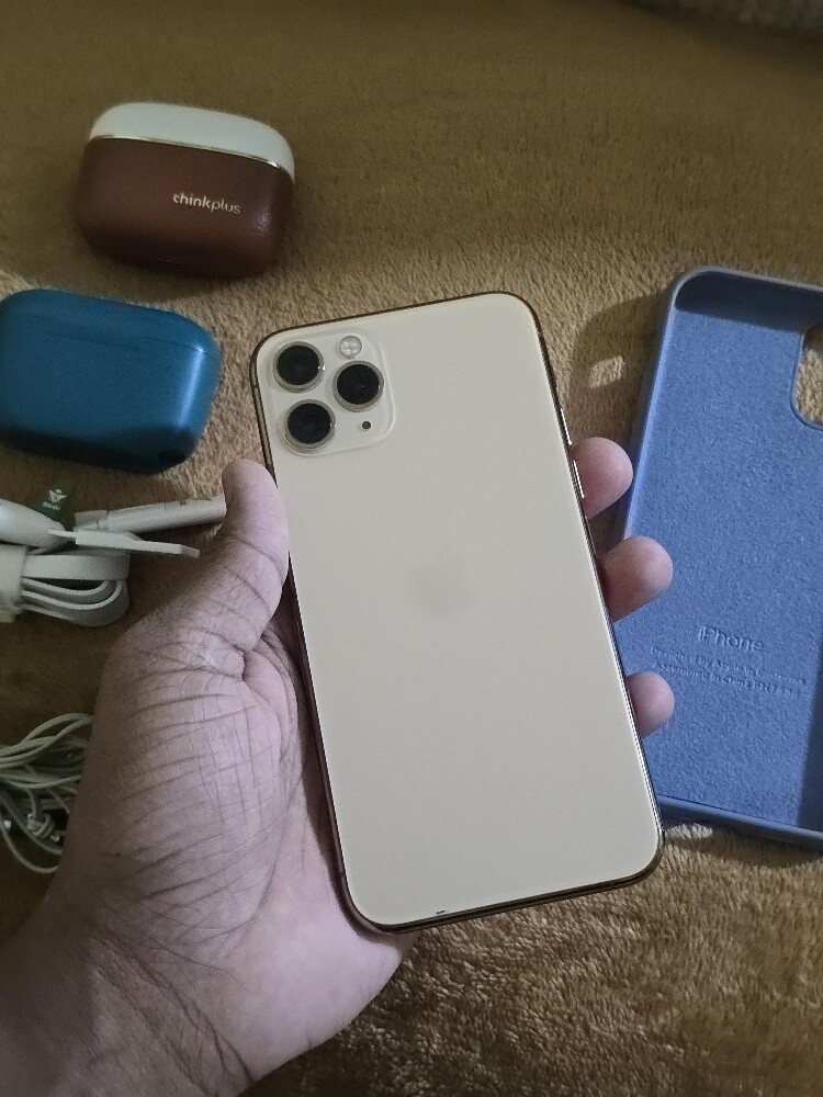 iPhone 11 Pro, 256 Gold-99% - 2