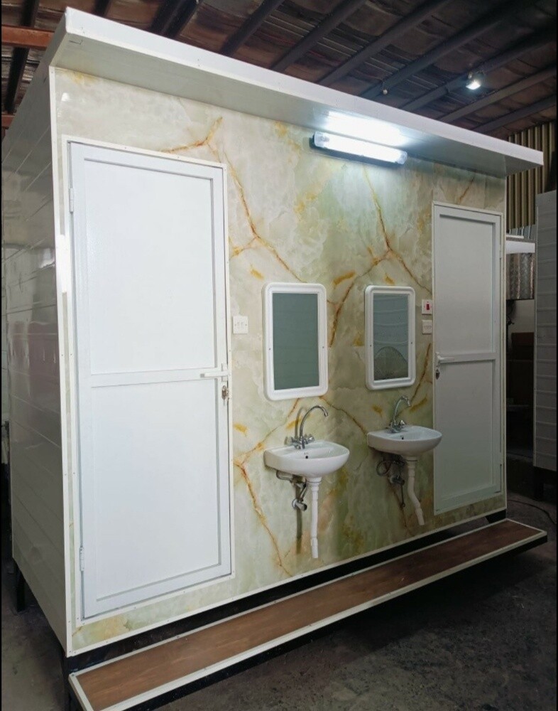 cabin toilet kitchen - 5