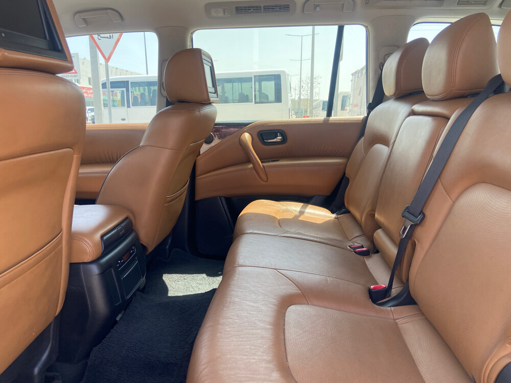 Nissan Platinum 2015 white  - 2