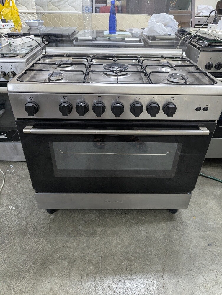 Used Gas Cooking Range - 4 & 5 Burn - 25