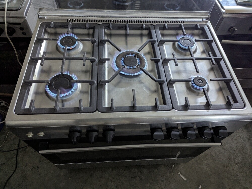 Used Gas Cooking Range - 4 & 5 Burn - 18