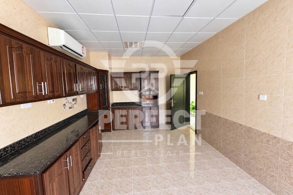 للإيجار فيلا بمجمع سكني في مريخ - 2