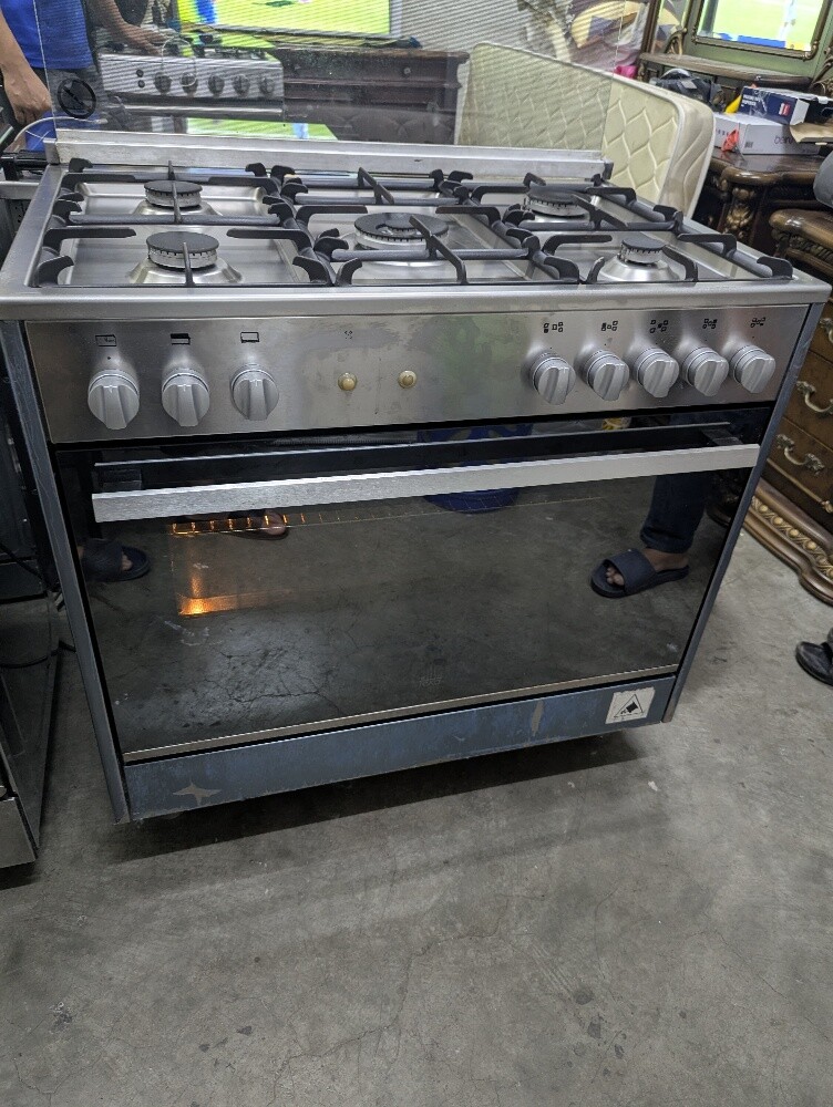 Used Gas Cooking Range 4 & 5 Burner - 19