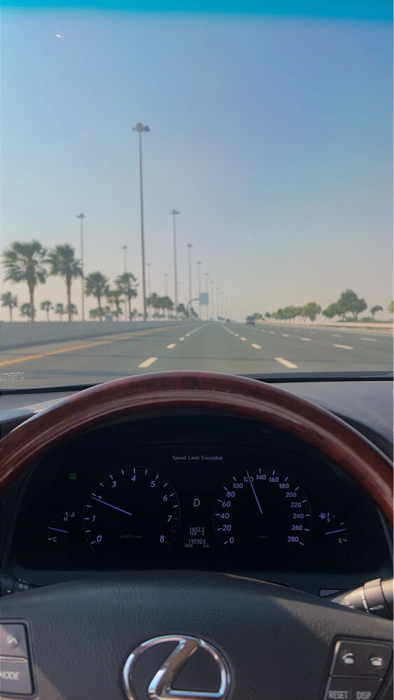 لكزس ال اس  - 10